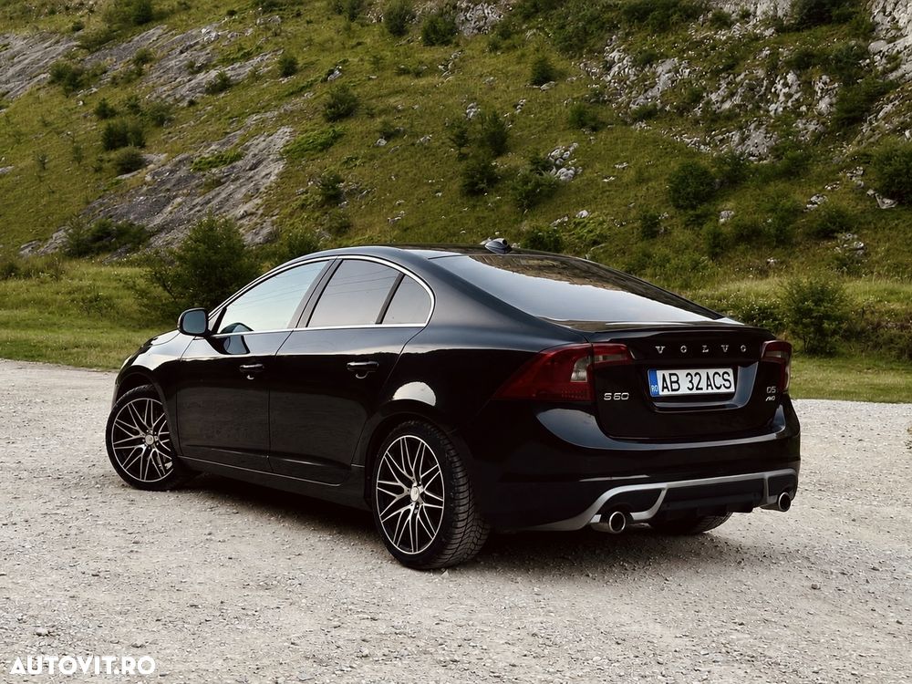 Volvo S60 D5 AWD Geartronic RDesign - 6