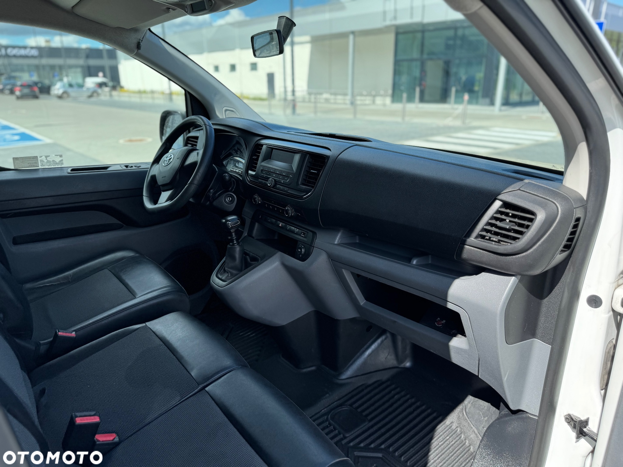 Toyota ProAce Kombi 1.6 D-4D Medium 2,7t - 28