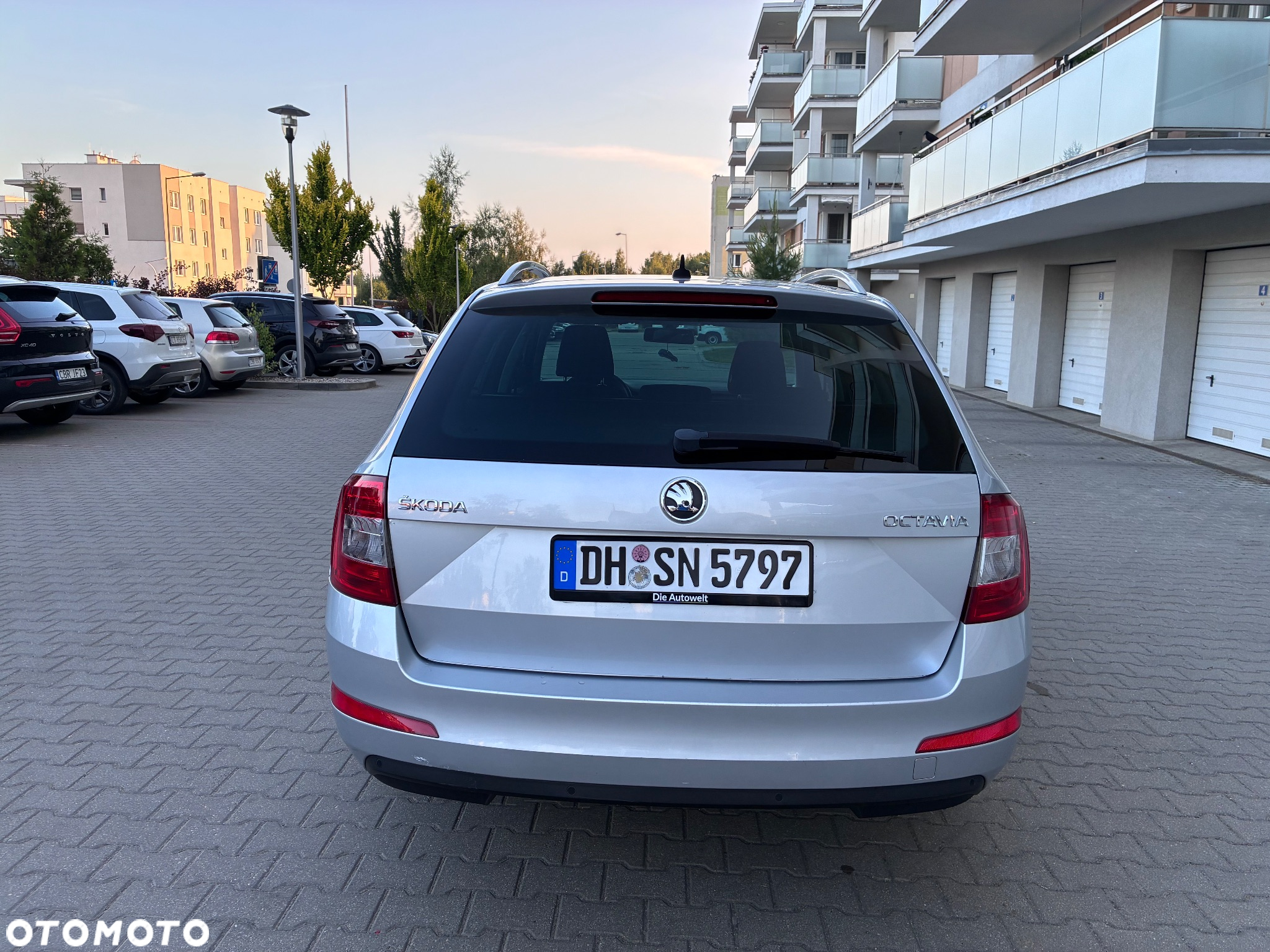 Skoda Octavia 1.6 TDI Ambiente DSG - 19
