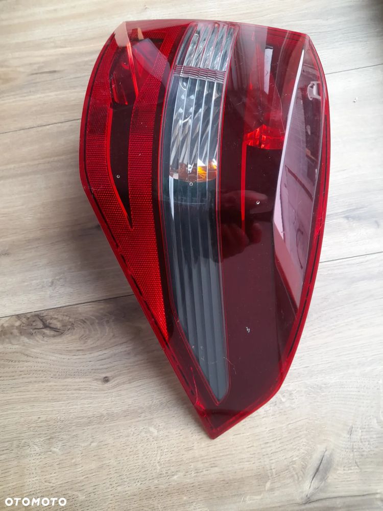 RENAULT LAGUNA III KOMBI LAMPA PRAWA TYLNA TYĽ - 4