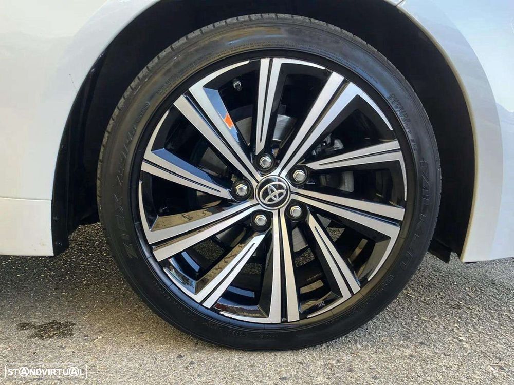 Toyota Corolla Touring Sports - 18