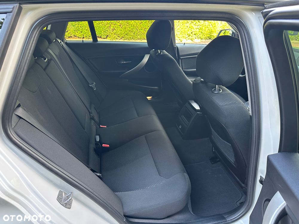 BMW Seria 3 - 27
