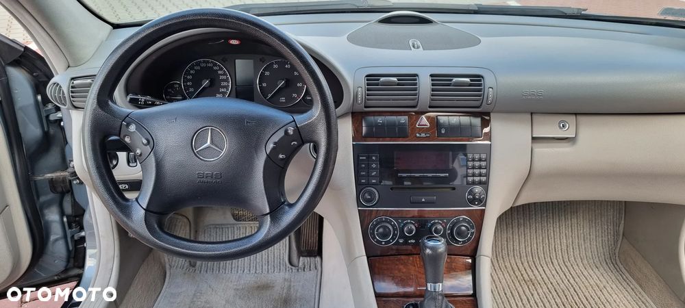 Mercedes-Benz Klasa C 180 Kompressor Automatik Classic - 16