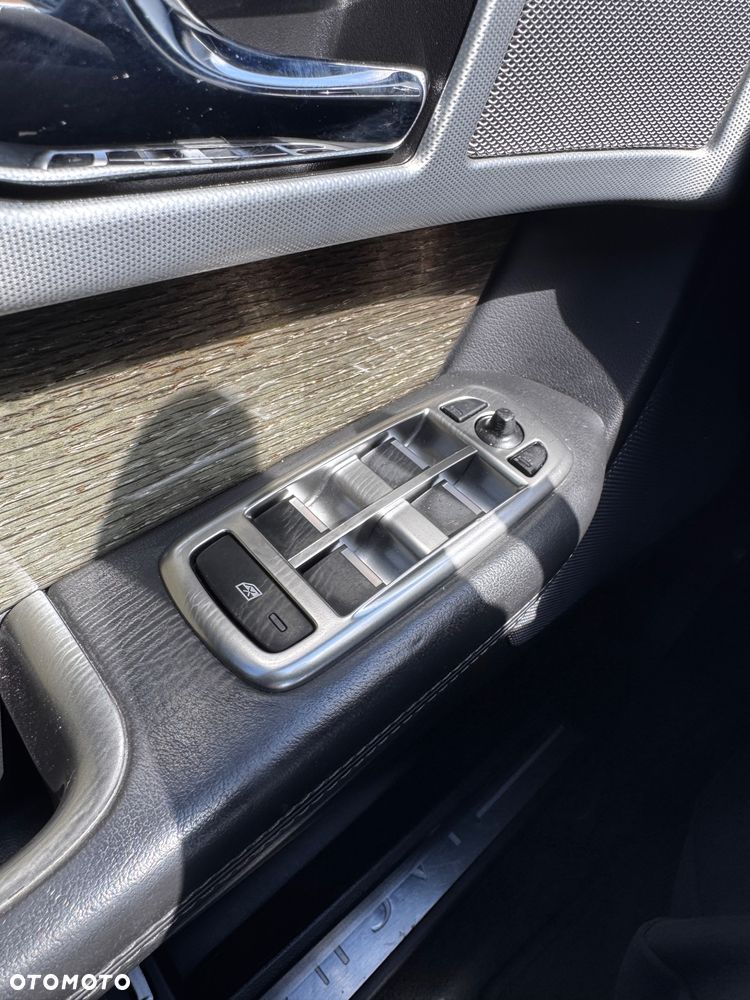 Jaguar XF 2.2 D Luxury - 37