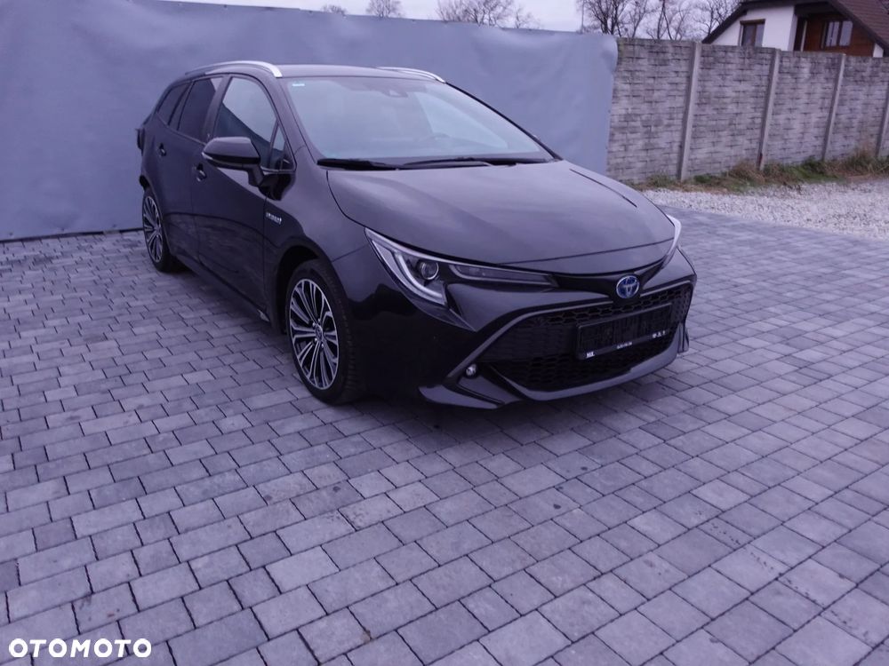 Toyota Corolla 1.8 Hybrid Team Deutschland - 3