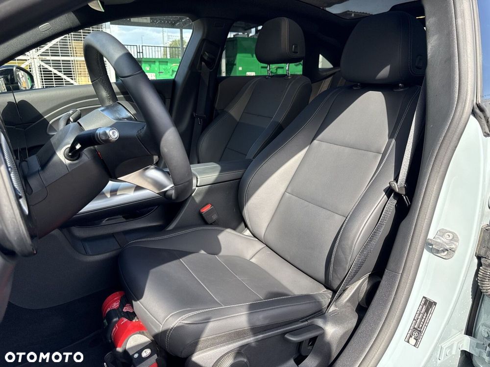 Mercedes-Benz CLA - 16