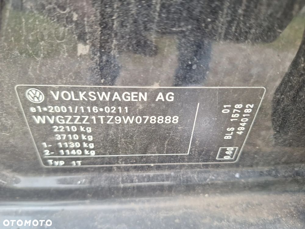 Volkswagen Touran - 11