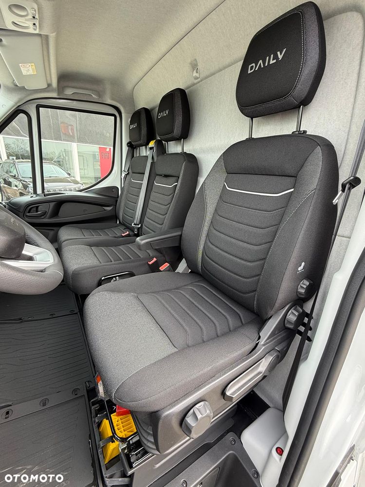 Iveco WYPRZEDAŻ ROKU ! GOTOWIEC OD RĘKI - BOGATE WYPOSAŻENIE DLA KIEROWCY - 28