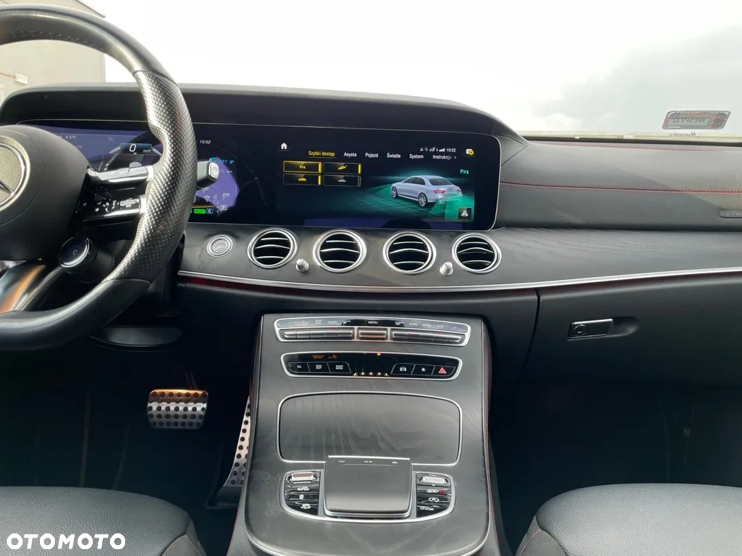 Mercedes-Benz Klasa E AMG 53 4-Matic+ - 36
