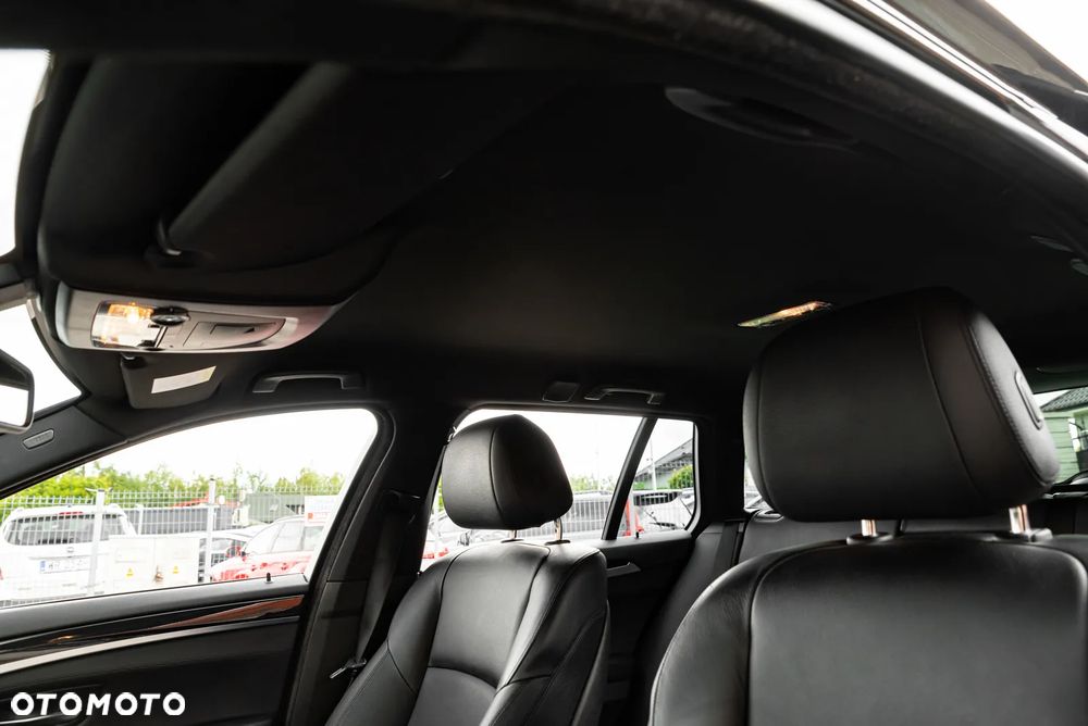BMW Seria 5 525d xDrive Sport-Aut Modern Line - 39