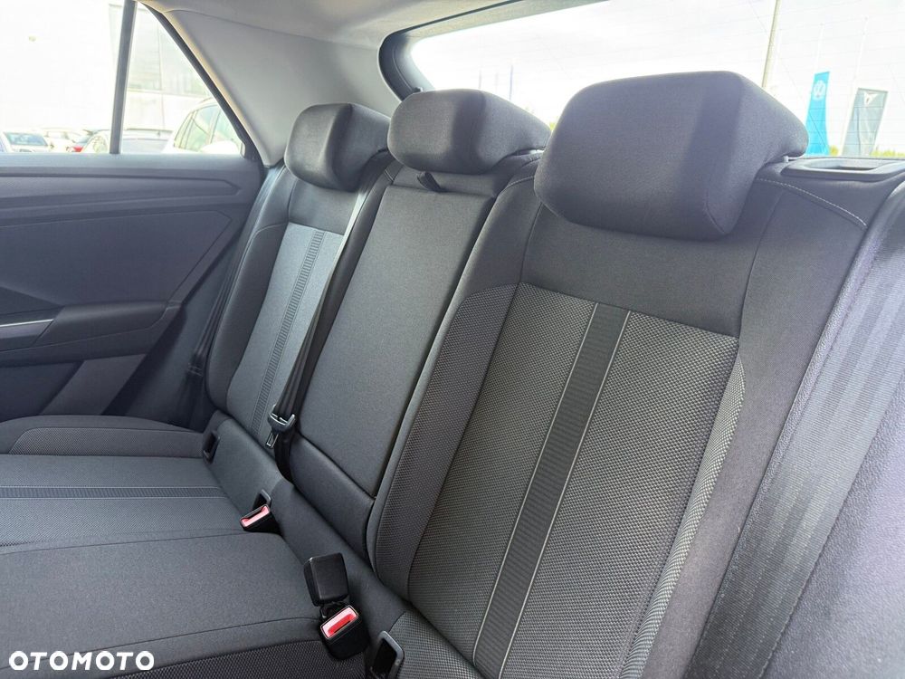 Volkswagen T-Roc - 14