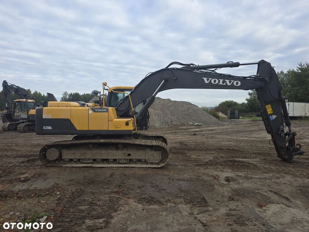 Volvo EC220DL - 1