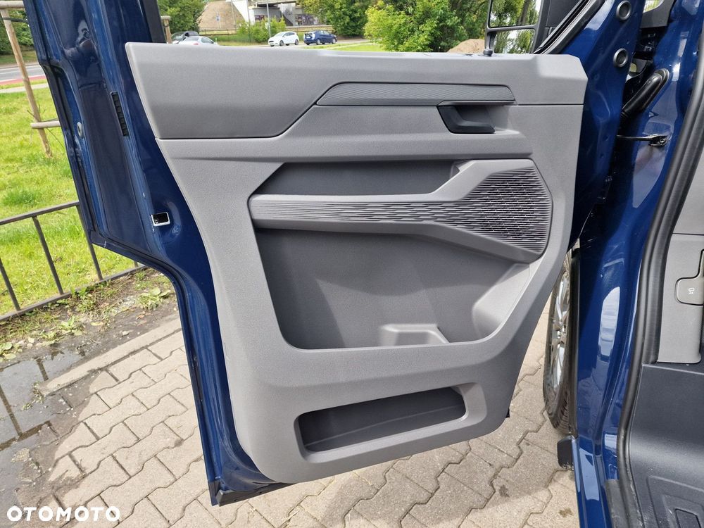 Volkswagen Caravelle - 13