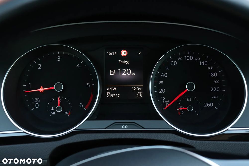 Volkswagen Passat 2.0 TDI (BlueMotion Technology) DSG Highline - 29