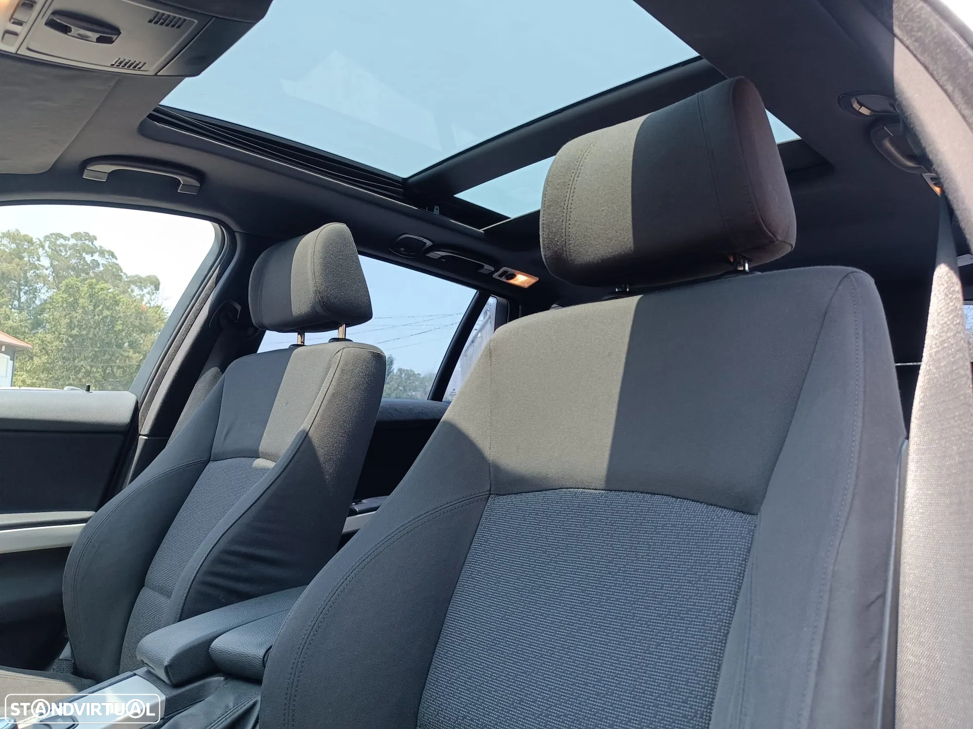 BMW 320 d Touring - 10