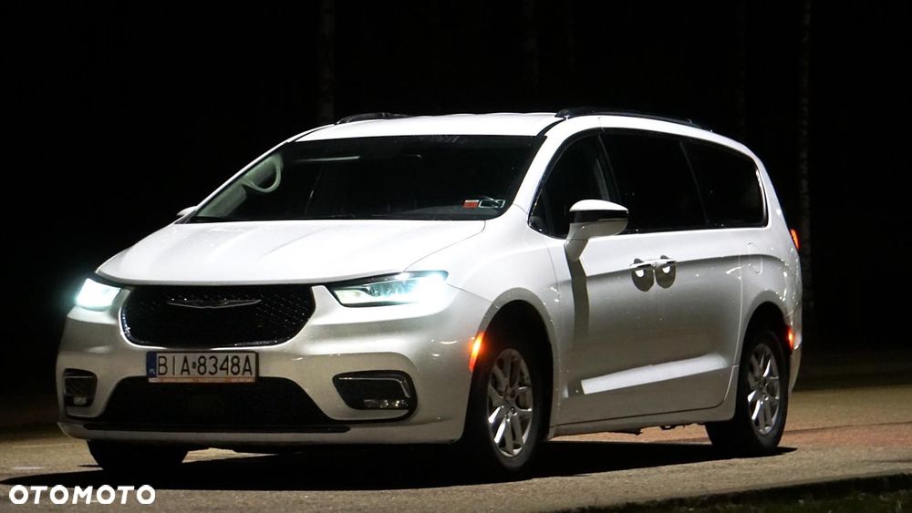Chrysler Pacifica - 1