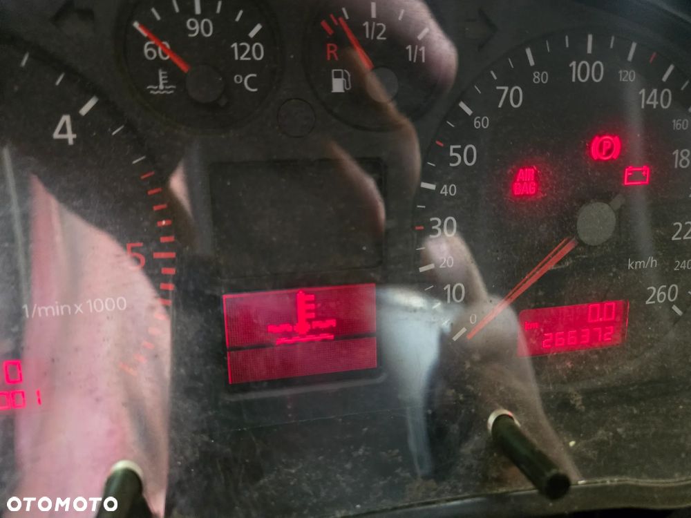 AUDI A4 B5 LIFT 1.9 TDI LICZNIK EUROPA 8D0920900M - 4