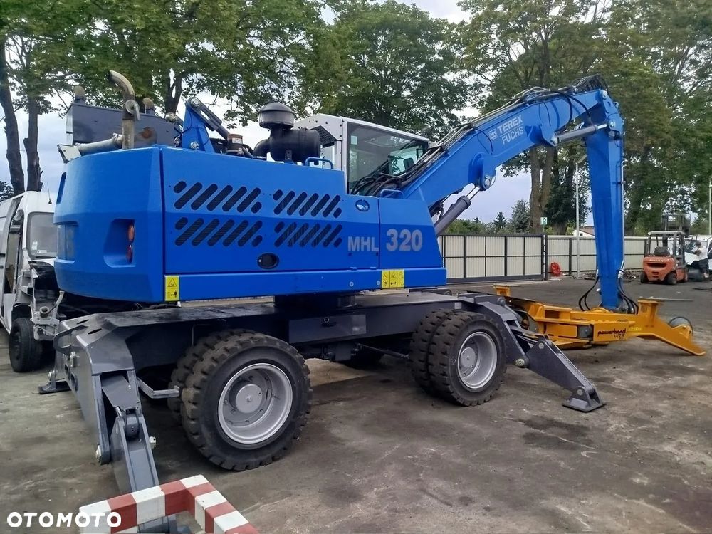 Fuchs MHL 320 - 1