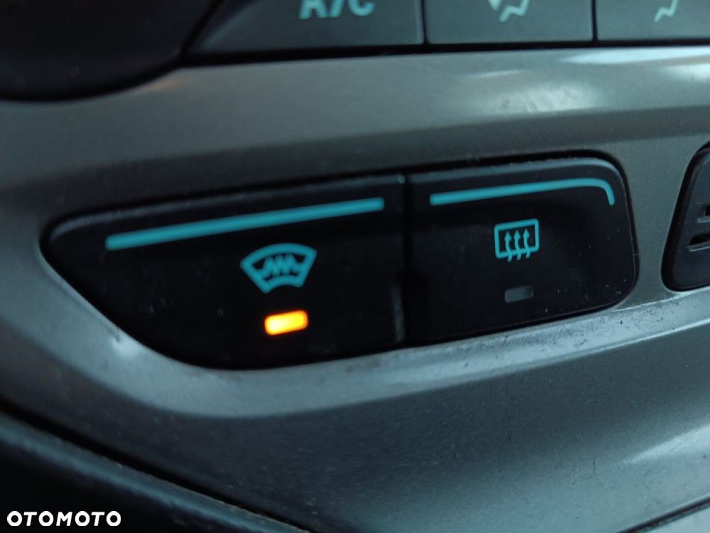 Ford Focus 1.6 Gold X - 18