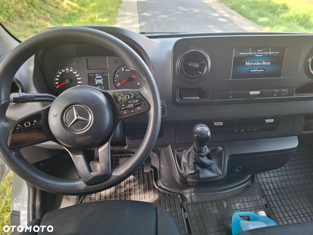 Mercedes-Benz Sprinter - 10