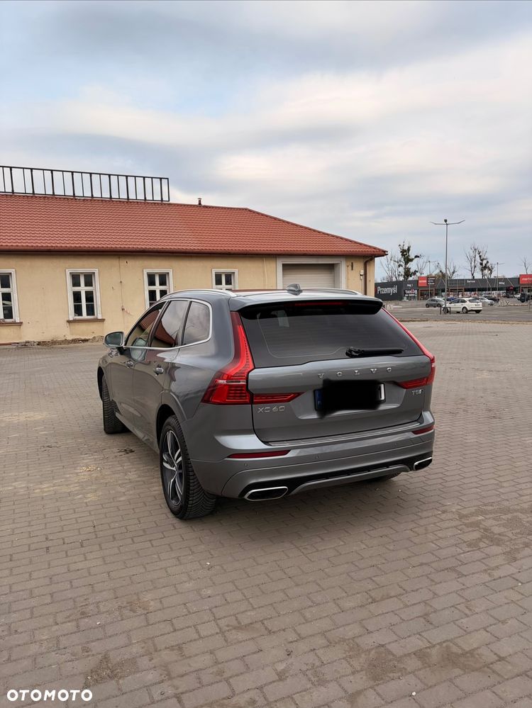 Volvo XC 60 T5 AWD R-Design - 6