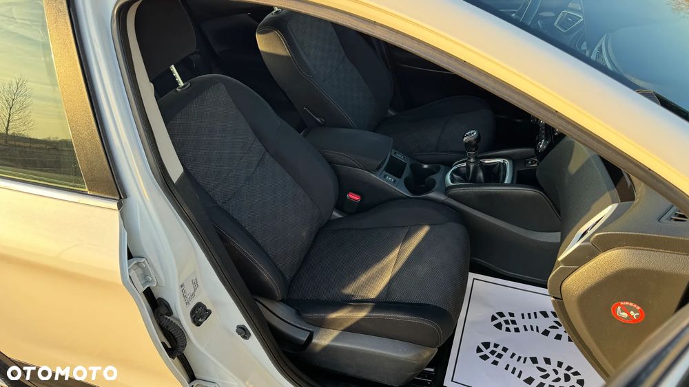 Nissan Qashqai 1.6 dCi DPF acenta - 30