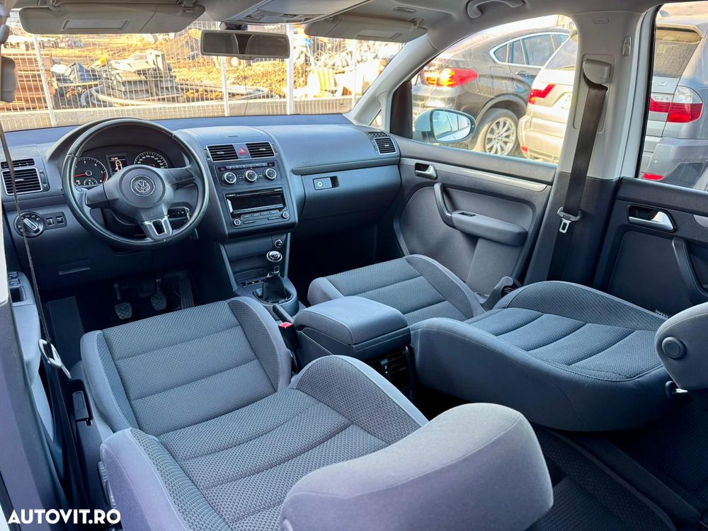 Volkswagen Touran 1.6 TDI DPF BlueMotion Technology Comfortline - 6