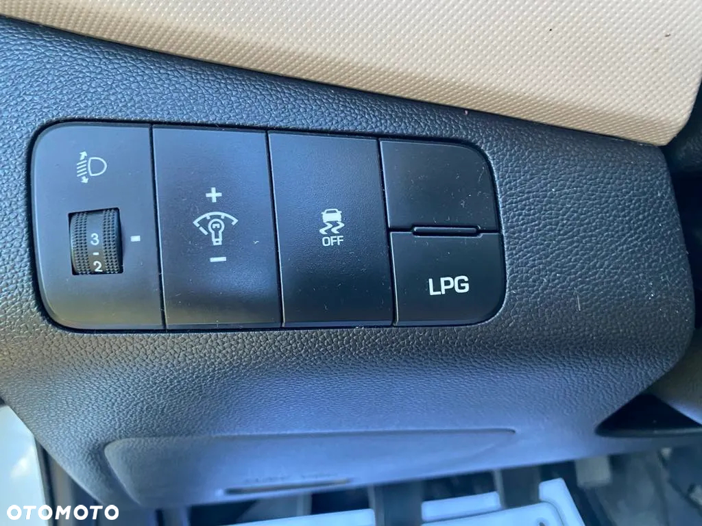 Hyundai i10 1.0 BlueDrive Access - 32