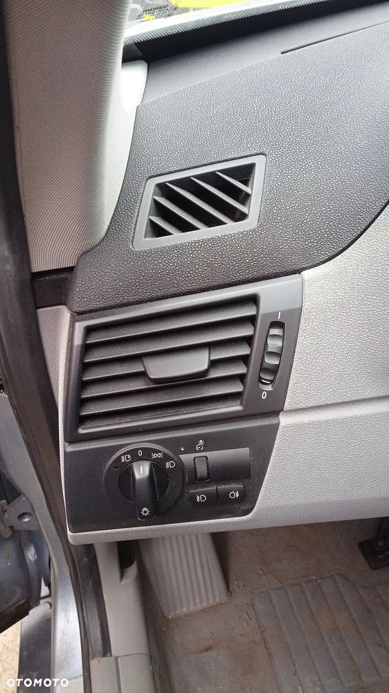 Deska rozdzielcza zegary kierownica airbag radio panel klimatyzacji kratki manetka przełącznik świateł BMW X3 E86 - 2