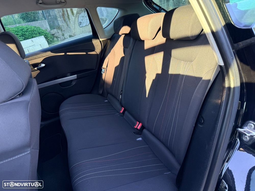 SEAT Leon 1.6 TDI Sport DSG - 31