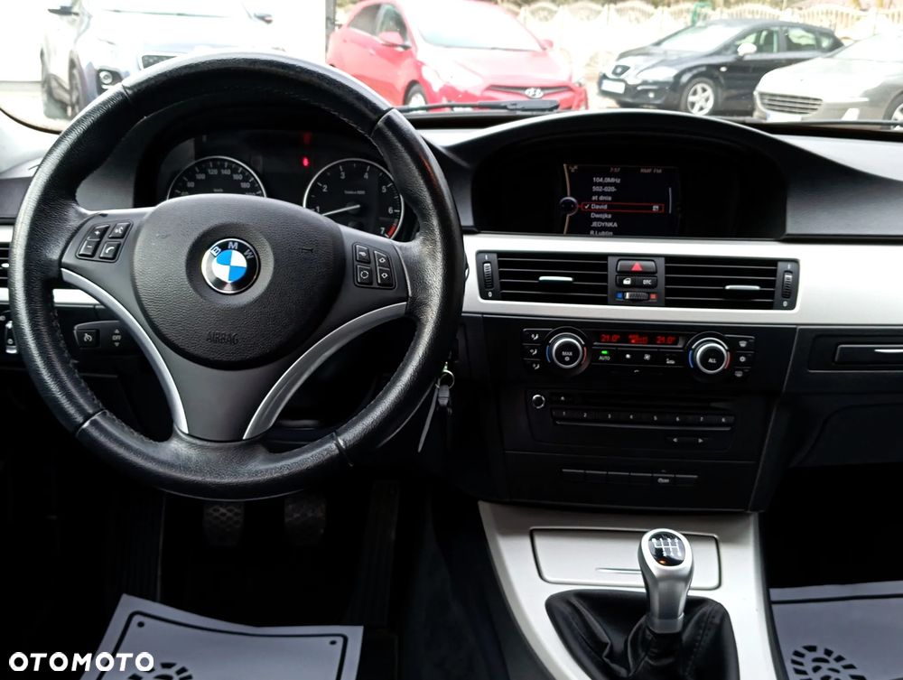 BMW Seria 3 318i Edition Sport - 15