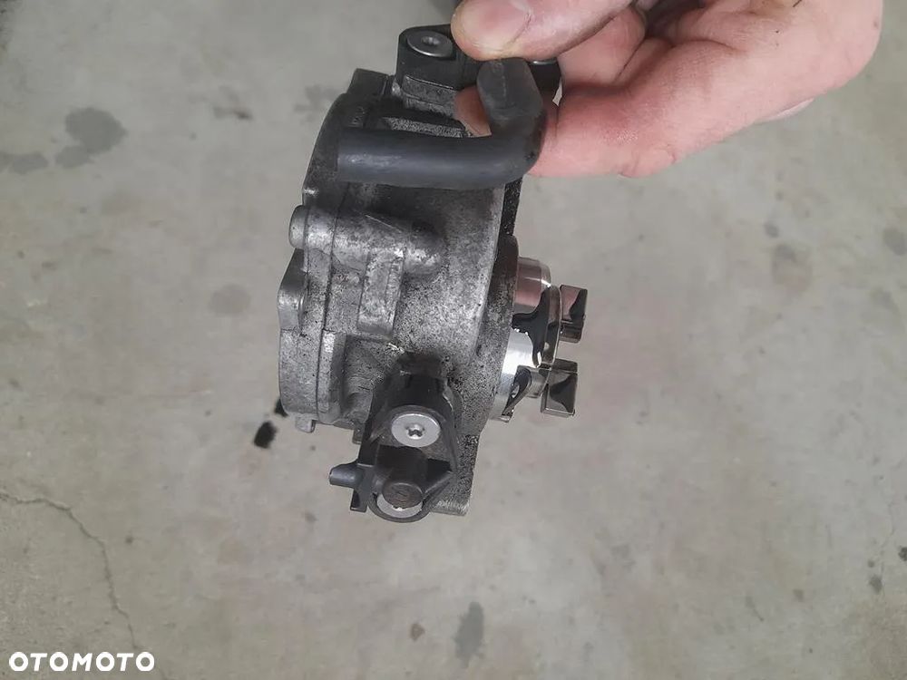 Pompa wacum Vacum Ford C-max II lift1.5TDCI 1.6e-hdi 9804021880 - 5