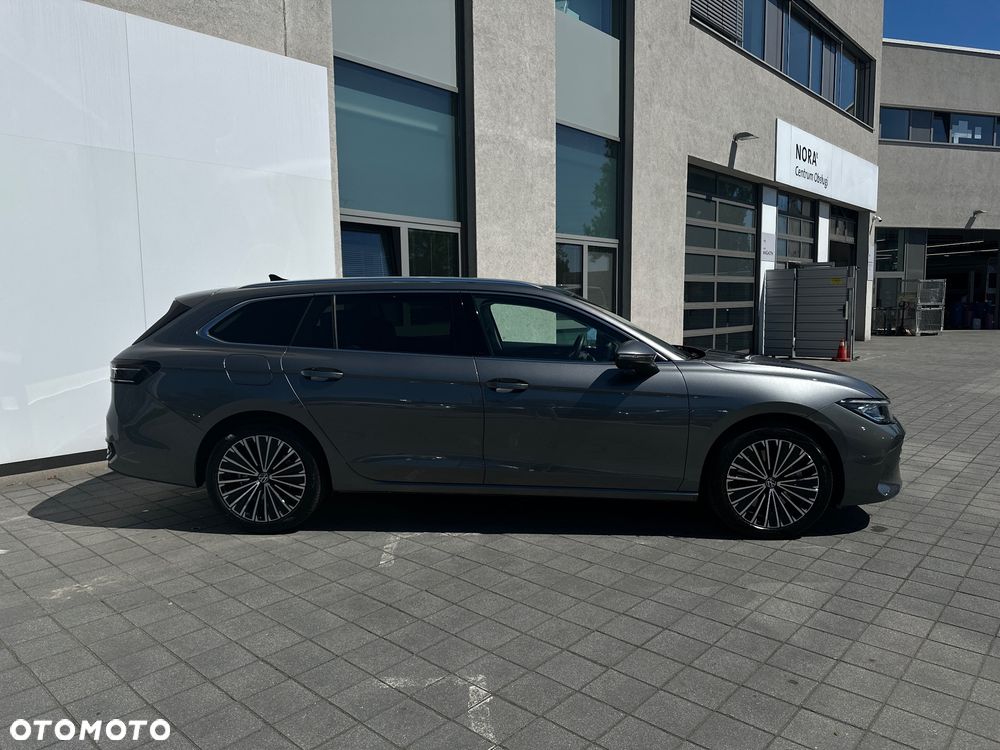 Volkswagen Passat - 4