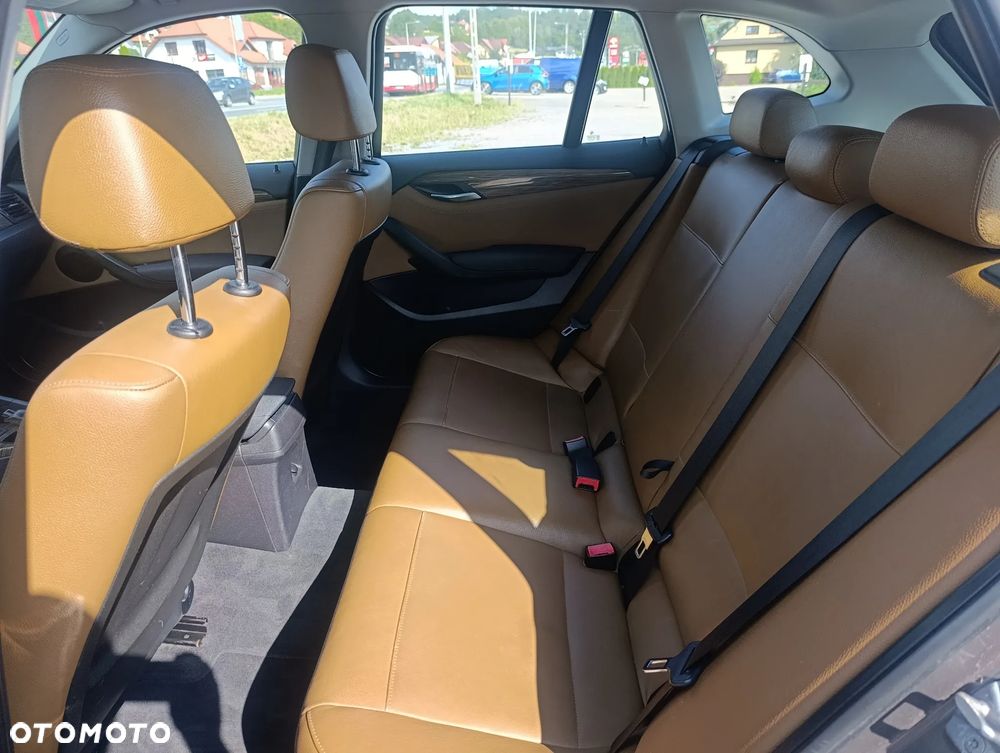 BMW X1 sDrive18d xLine - 14
