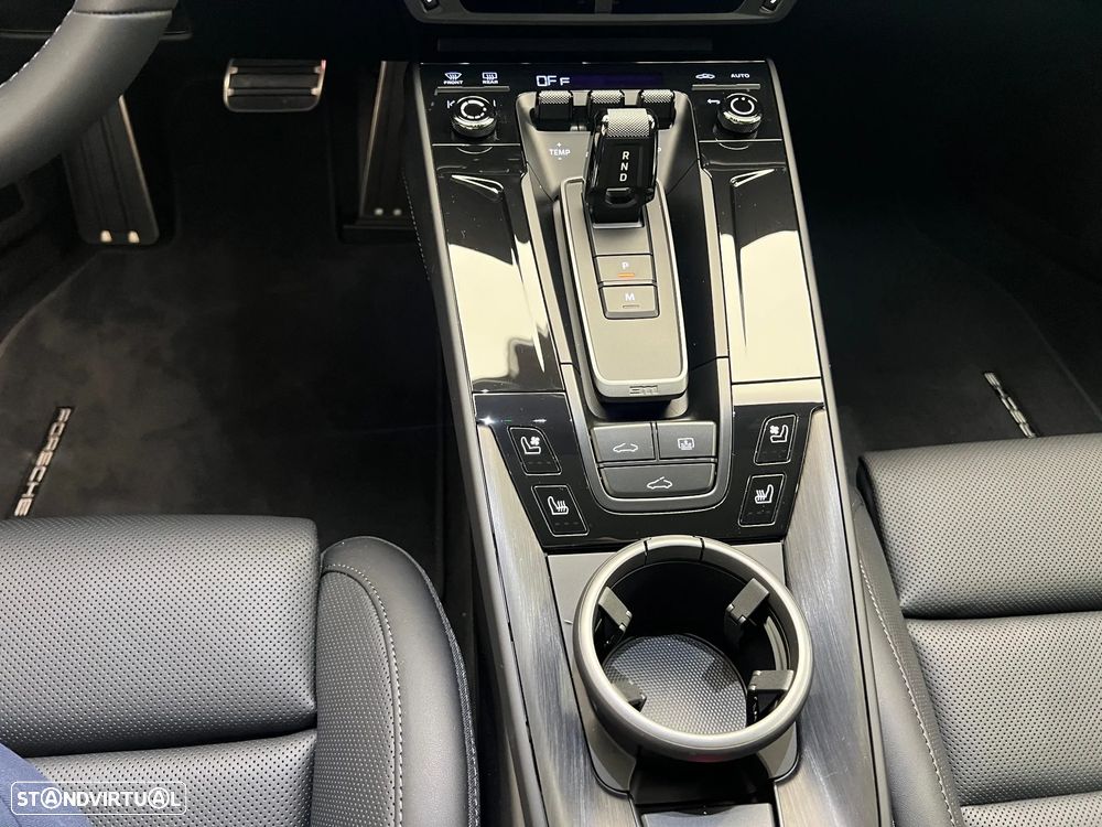 Porsche 911 (992) Carrera GTS - 29