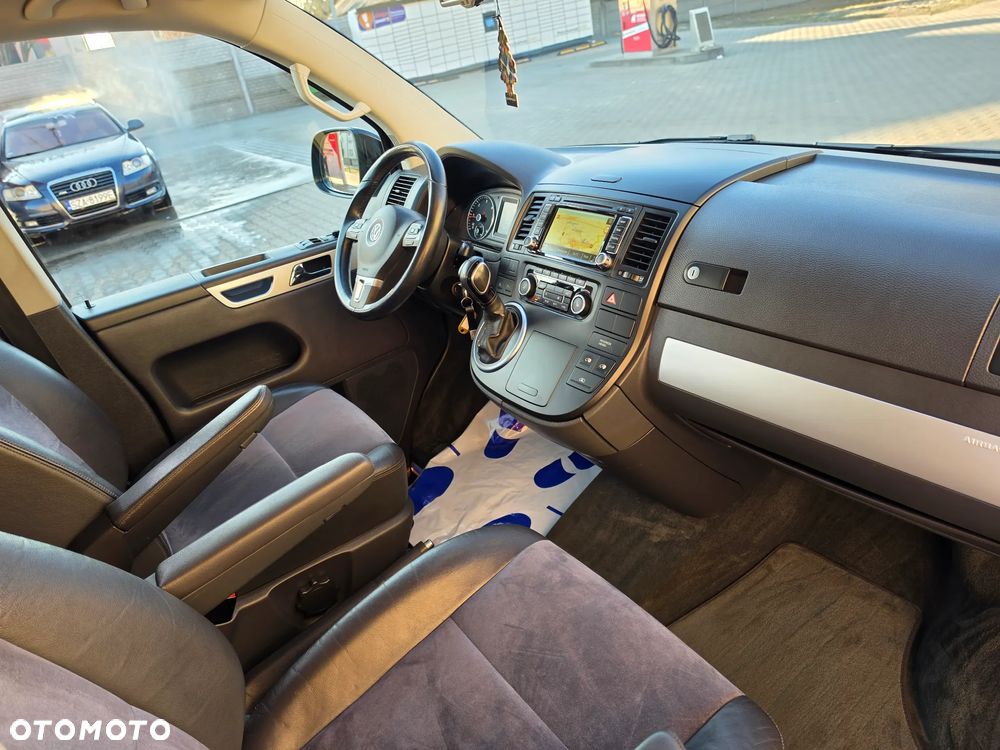 Volkswagen Multivan - 23