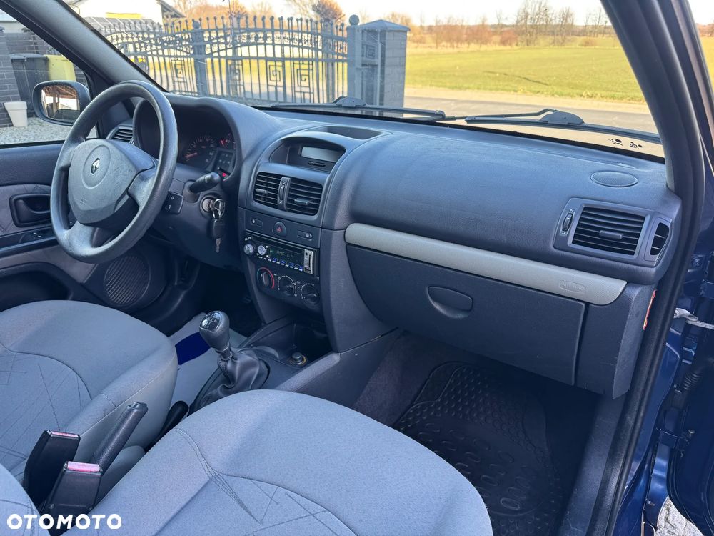 Renault Clio 1.2 16V Emotion - 17