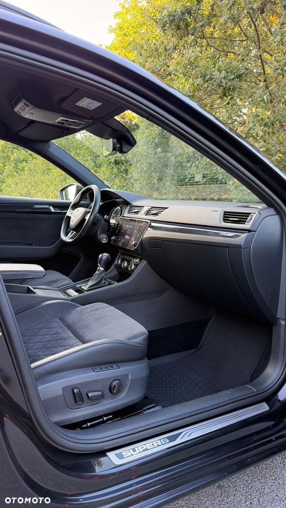 Skoda Superb 2.0 TDI DSG Sportline - 19