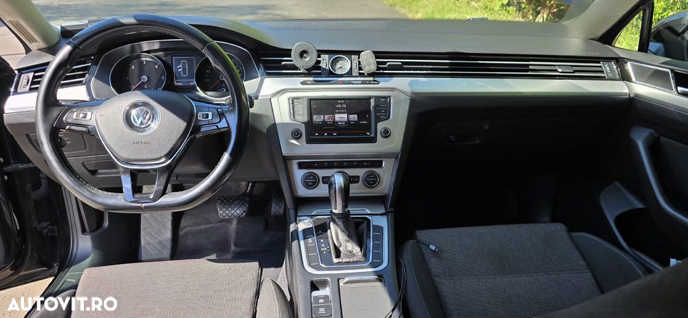 Volkswagen Passat - 4
