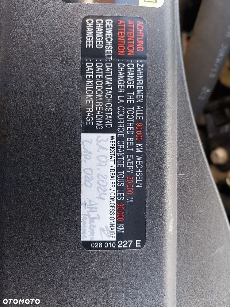 Volkswagen Golf 1.6 TDI Highline - 10