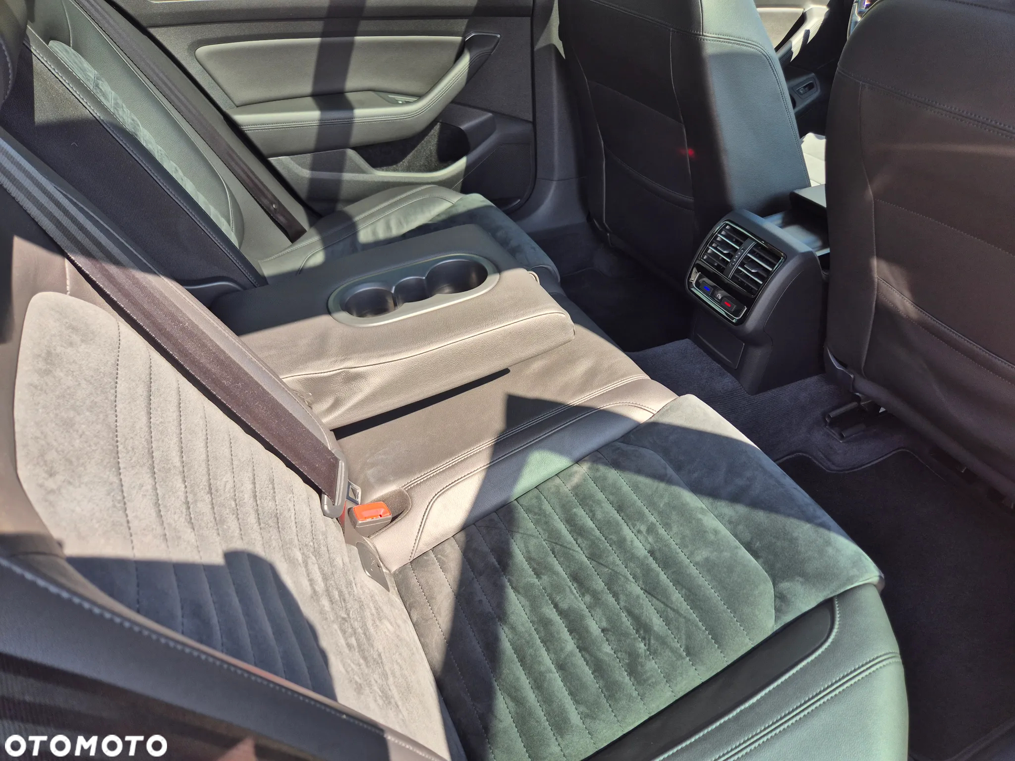 Volkswagen Passat 2.0 TDI BMT Highline DSG - 16