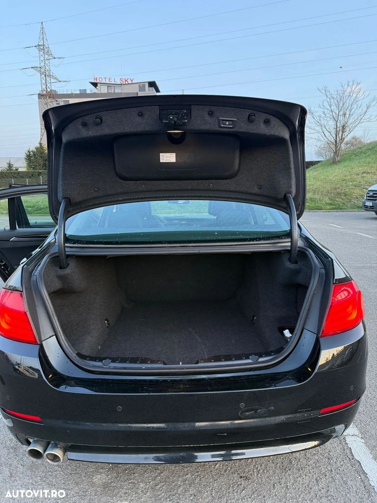 BMW Seria 5 520d Aut. - 10