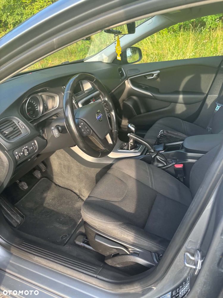 Volvo V40 D2 Momentum - 12