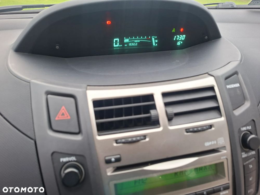 Toyota Yaris - 9