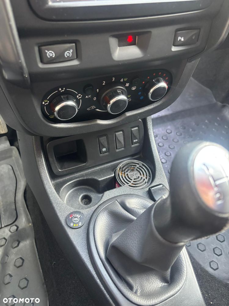 Dacia Duster 1.6 SCe Laureate S&S - 13