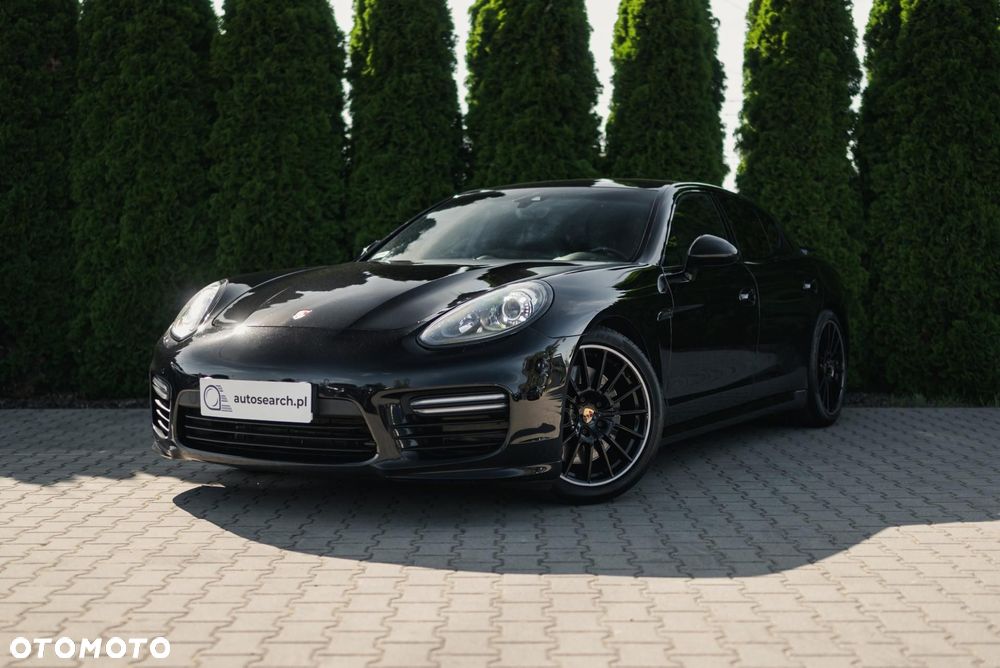 Porsche Panamera - 1