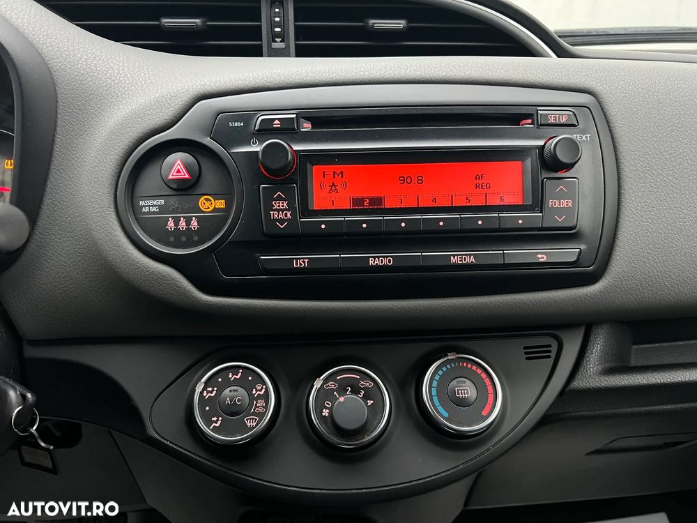 Toyota Yaris - 12