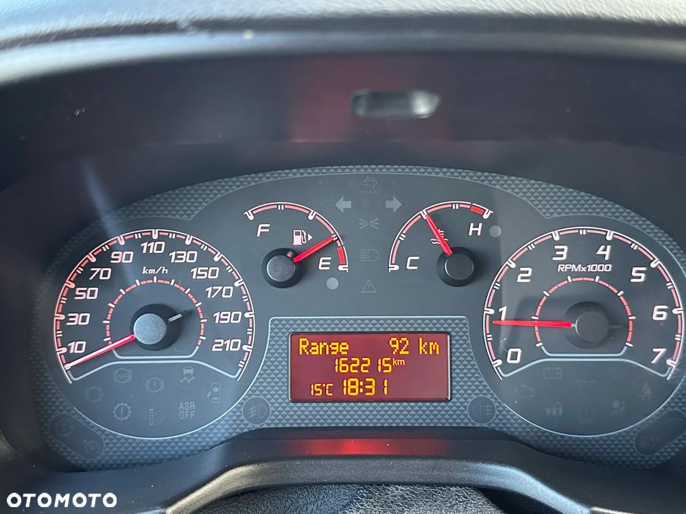 Fiat Fiorino Kombi 8V SX - 29