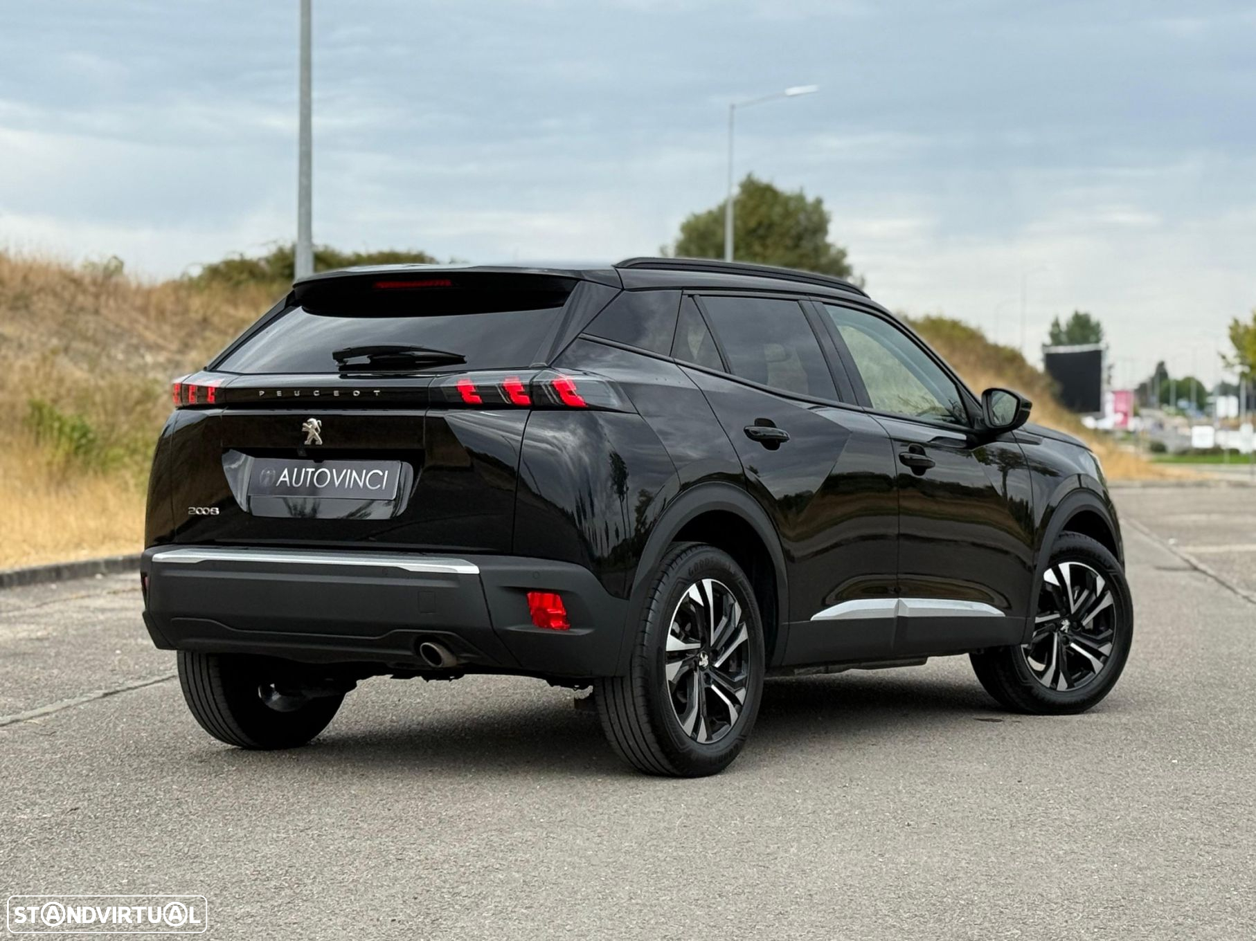 Peugeot 2008 1.5 BlueHDi Allure Pack EAT8 - 20