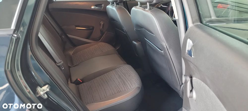 Opel Astra - 16